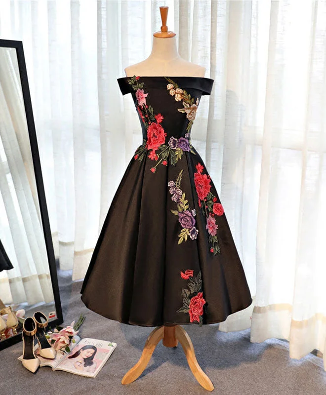 ball gown prom dressesBlack Satin Short Prom Dress, Black Homecoming Dresses With Lace Applique