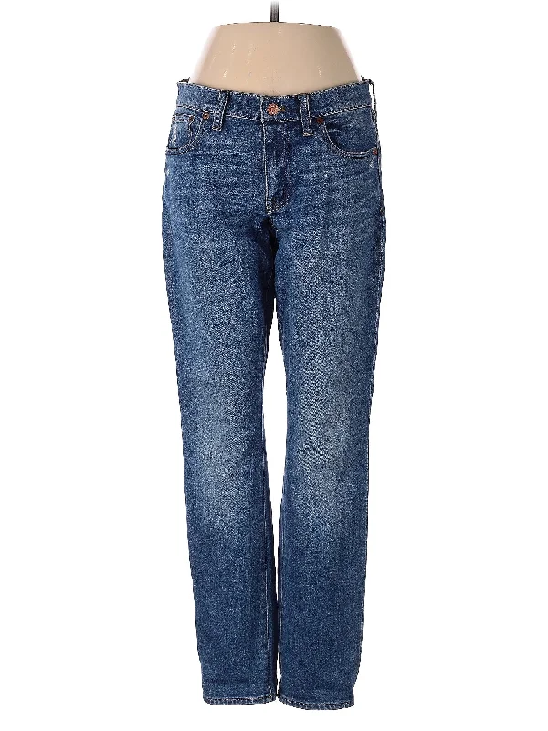 women's slim-fit denim jeansMid-Rise Straight-leg Jeans in Medium Wash